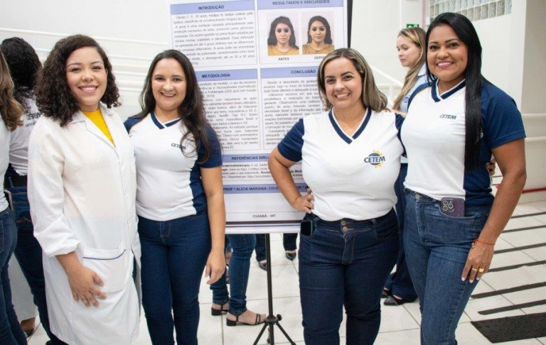 Apresentação do ECC (Estudo de Caso Clínico) do Curso Técnico em Estética da Turma 605D