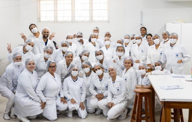 Enfermagem - Aula prática em laboratório de “Cuidados de enfermagem, verificação de SSVV e preparo e administração de medicação” - Turma 106D