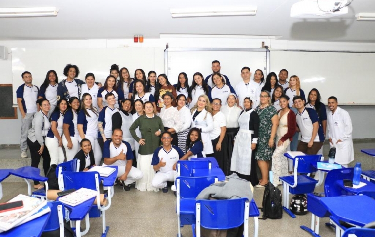 Turma 303 Técnico em Enfermagem em Seminário Temático (14/08/2024) 