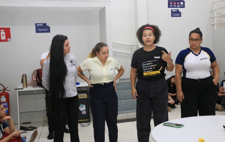 Turma 301A/302A curso Técnico em Enfermagem em aula show sobre a saúde da mulher gestante (26/09/2024) 