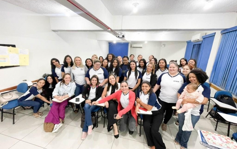 Palestra Nutrição e Estética com Mickaella Ataide