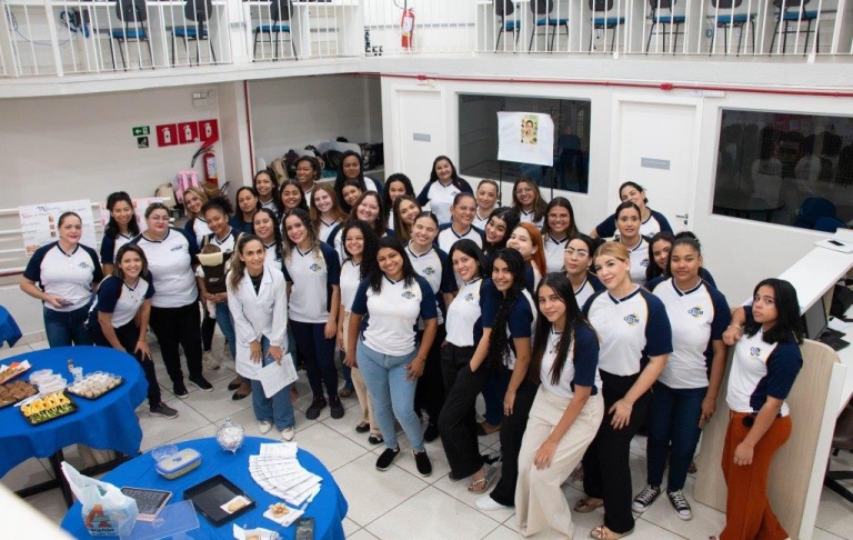 Apresentação sobre Nutrição e Estética 