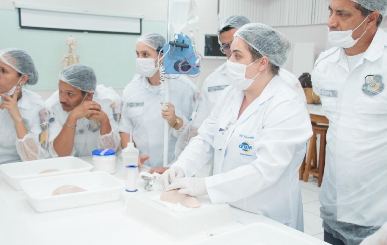 O CETEM e a Diretoria de Saúde da Polícia Militar de Mato Grosso (PMMT) seguiram com o projeto de educação continuada para capacitar os membros da corporação.