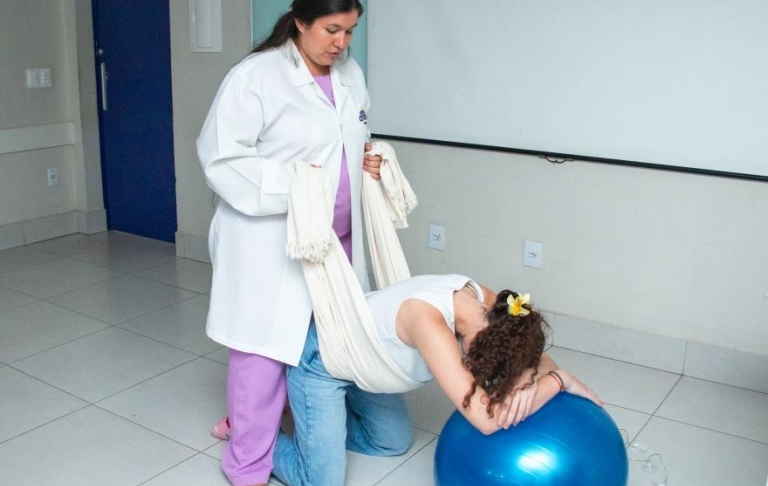 O CETEM sediou a intensa aula prática do curso de Capacitação em Doula