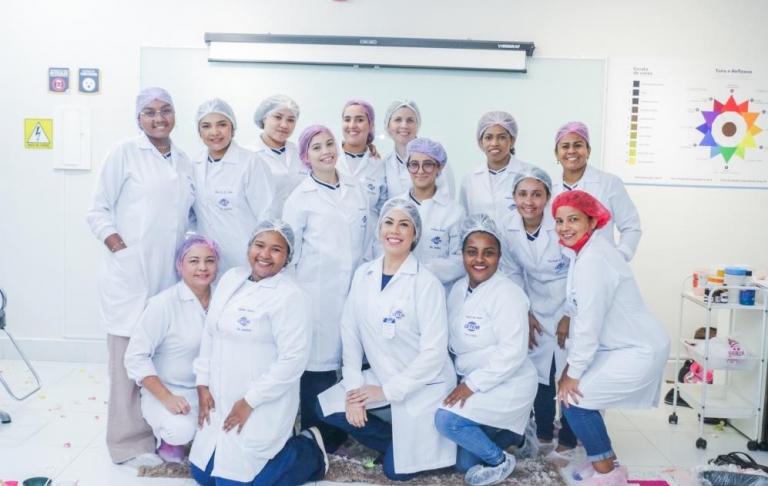 Turma 642 do Técnico em Estética explorando as Técnicas Spazianas