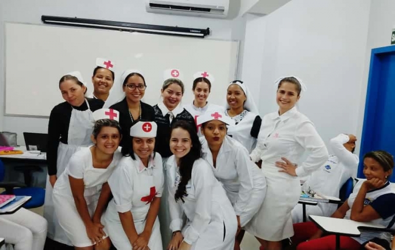 Desfile de Época: Teorias de Enfermagem - Curso Técnico em Enfermagem