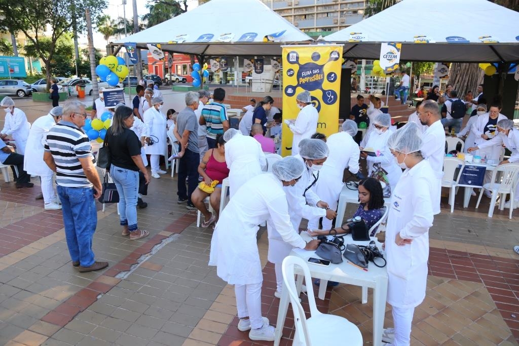 CETEM celebra 23 anos com legado na formação técnica em saúde e realiza Feira das Profissões em Cuiabá